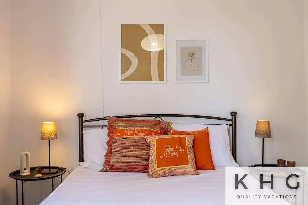 Thea Lassi 2 Bedroom Apartment, Garden Level Argostoli  0*, Argostoli (Kefalonia) Grecja
