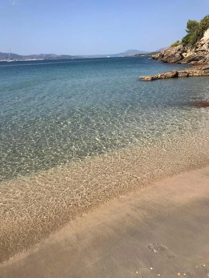 Thea Lassi 2 Bedroom Apartment, Garden Level Argostoli
