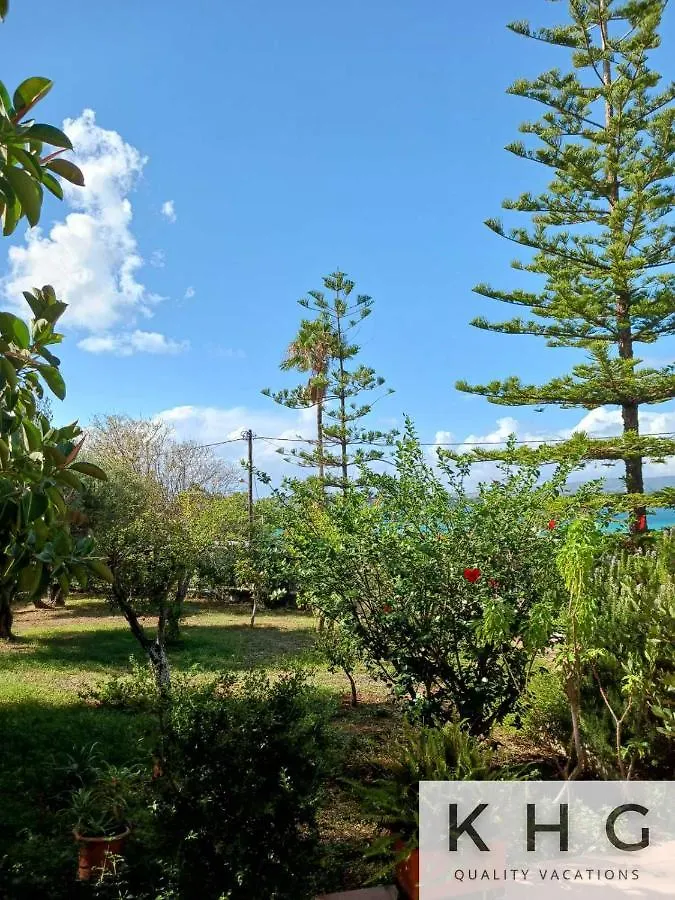 Thea Lassi 2 Bedroom Apartment, Garden Level Argostoli  0*, Argostoli (Kefalonia) Grecja
